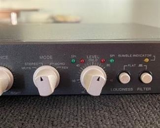 Crown Vintage SL-2 Stereo Preamplifier Preamp Straight Line Two	2x19x14in	HxWxD
