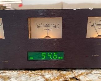 Magnum Dynalab FT-101 FM Tuner Hi Fi	4x19x12in	HxWxD
