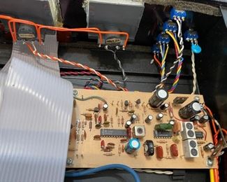 Magnum Dynalab FT-101 FM Tuner Hi Fi	4x19x12in	HxWxD
