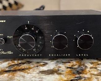 Dahlquist DQ-LP1 Crossover Variable Low Pass Filter	2.5x13.5x7in	HxWxD
