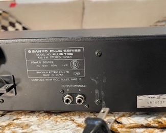 Sanyo Plus T35 Hi Fi AM/FM Tuner	3.75x19x13in	HxWxD
