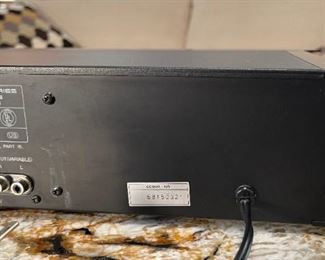 Sanyo Plus T35 Hi Fi AM/FM Tuner	3.75x19x13in	HxWxD
