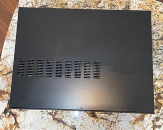 Dayton HPSA1000R Subwoofer Amp HPSA-1000R Amplifier	4x17.5x14	HxWxD
