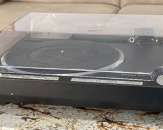 AS-IS Pioneer PL-L1000a Vintage Turntable	6x19x18in	HxWxD
