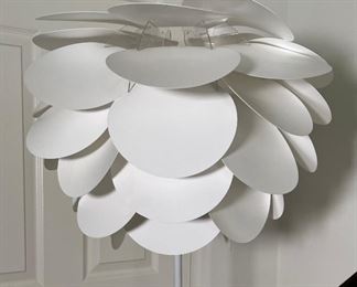 Contemporary Circular Leaf Shade Floor lamp	62in H x 22in Diameter	
