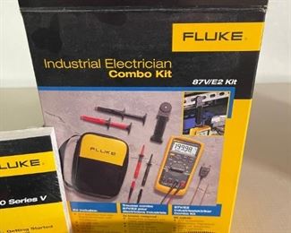 Fluke 80 Series V Multimeter 87V/E2 Combo Kit		
