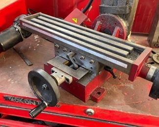 Mini Vertical Milling Drilling Machine AS-IS	24x23x22in	HxWxD
