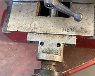 Mini Vertical Milling Drilling Machine AS-IS	24x23x22in	HxWxD
