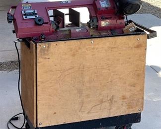 Central Machinery Metal Cutting Bandsaw on Cart	47x40x18in	HxWxD
