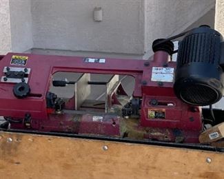 Central Machinery Metal Cutting Bandsaw on Cart	47x40x18in	HxWxD
