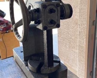 Ratcheting Arbor Press	30x12x17in	HxWxD
