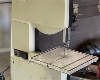 MicroLux Micro-Mark Mini Bandsaw	20x12x15in	HxWxD
