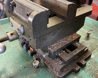 Cross Slide Machinists Vise		
