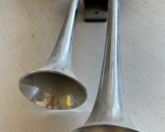 Hadley Double Air Horn	15in Long	HxWxD
