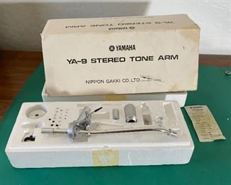 Yamaha YA-9 Stereo Tonearm Turntable		