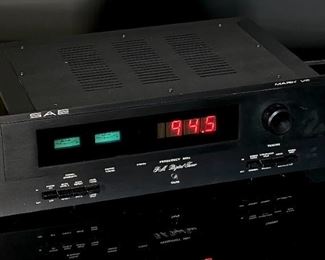 SAE Mark VIII FM Digital Tuner Vintage Mk 8	6x19x12.25in	HxWxD

