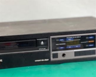 AS-IS Conrad Johnson Sonographe SD-1 CD Player	3.5x17x12in	HxWxD
