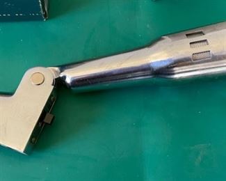 Knight 4550 Vintage MIC Microphone in Box	Box: 3x11x5in	HxWxD
