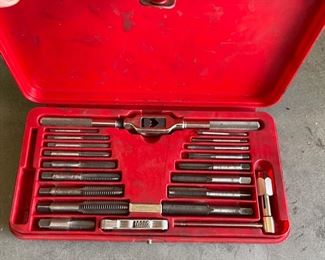 Snap-On Blue-Point  TD-2425 Tap & Die Set		
