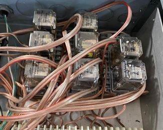 Amp/Speaker Switcher	4x15x12in	HxWxD