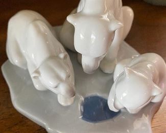 Lladro Retired Bearly Love, with Box