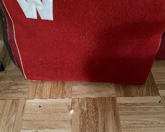Vintage Wisconsin U, Stadium Seat..zip open. Stadium blanket 