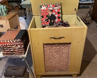 Mid Century Ravina Imperial Phonograph 