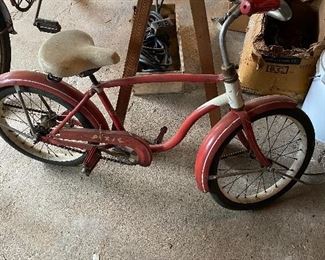 Vintage Schwinn Pixie Boy Bike, Hard Rubber Tires. Comes with vintage horn!!
