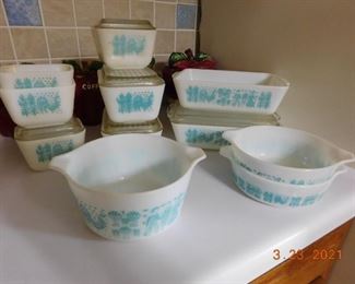 Pyrex Amish Butterprint.