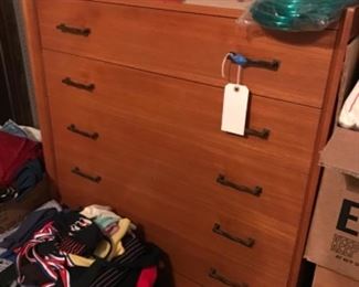 Chest of dressers - mid Century Modern Drexel