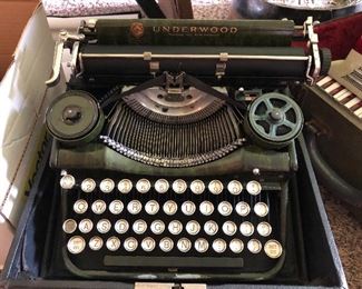 Vintage Underwood typewriter 