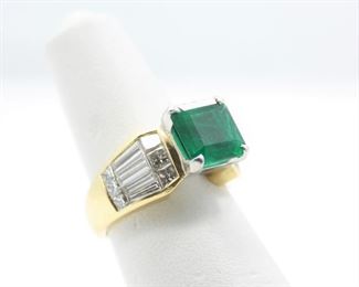 18K Gold Ring with 2.3 Carat Emerald and 1.91 TCW Diamonds