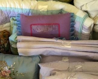 Baby bed linens