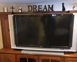 ANOTHER FLAT SCREEN TV