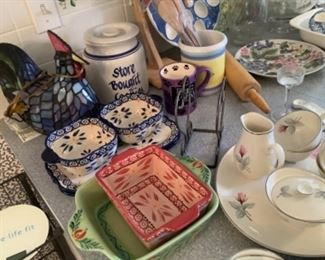 Pottery, kitchen items