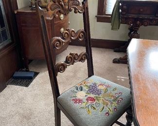 Antique BERKEY & GAY Furniture Dining Room Table and Chair Set