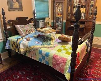 1800's Hand Carved Pineapple Post Bed