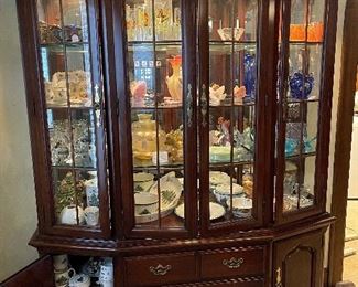 Vintage THOMASVILLE Hutch Cabinet