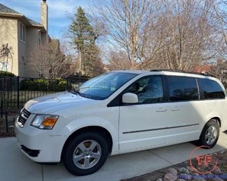 2010 Dodge Caravan Grand SXT - 174k miles 