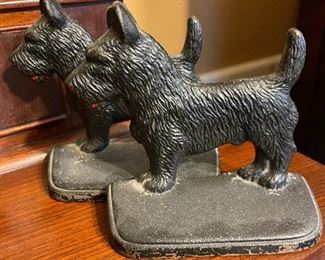 Antique HUBLEY Cast Iron Scottish Terrier Bookends