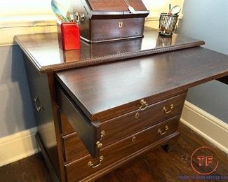 Henkel Harris Mahogany Chippendale Style Bachelors Chest