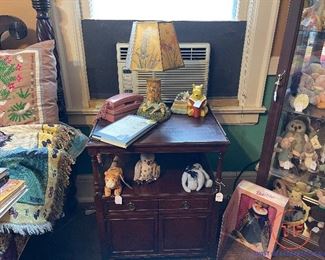 WINNIE THE POOH Collectibles