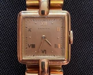 Women's Zenith Watch 18 Kt solid gold case and band.  Watch is in running order.