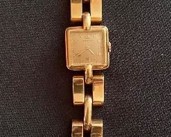 Women's Zenith Watch 18 Kt solid gold case and band.  Watch is in running order.