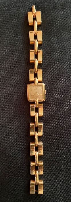 Women's Zenith Watch 18 Kt solid gold case and band.  Watch is in running order.