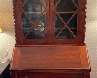 Wonderful Early Secretary 