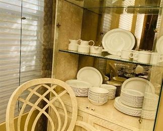 Pair Henredon China cabinets 1980
Lacquer “charisma “
Sea shell finish