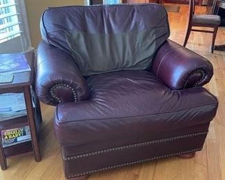 THOMASVILLE LEATHER CLUB CHAIR 1 OF 2