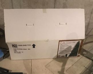 7.5' LED LIGHTED CHRISTMAS TREE