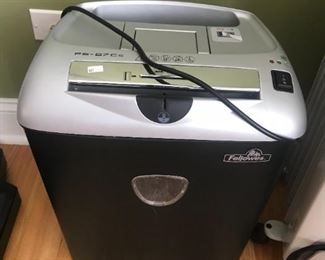 FELLOWES PAPER SHREDDER